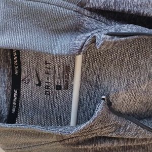 Mens Nike longsleeve running dri-fit med longsleeved topwith zipper in front